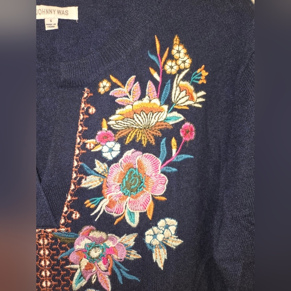 JOHNNY WAS Women's S Cashmere Split Neck Embroidered Sweater - Picture 4 of 12